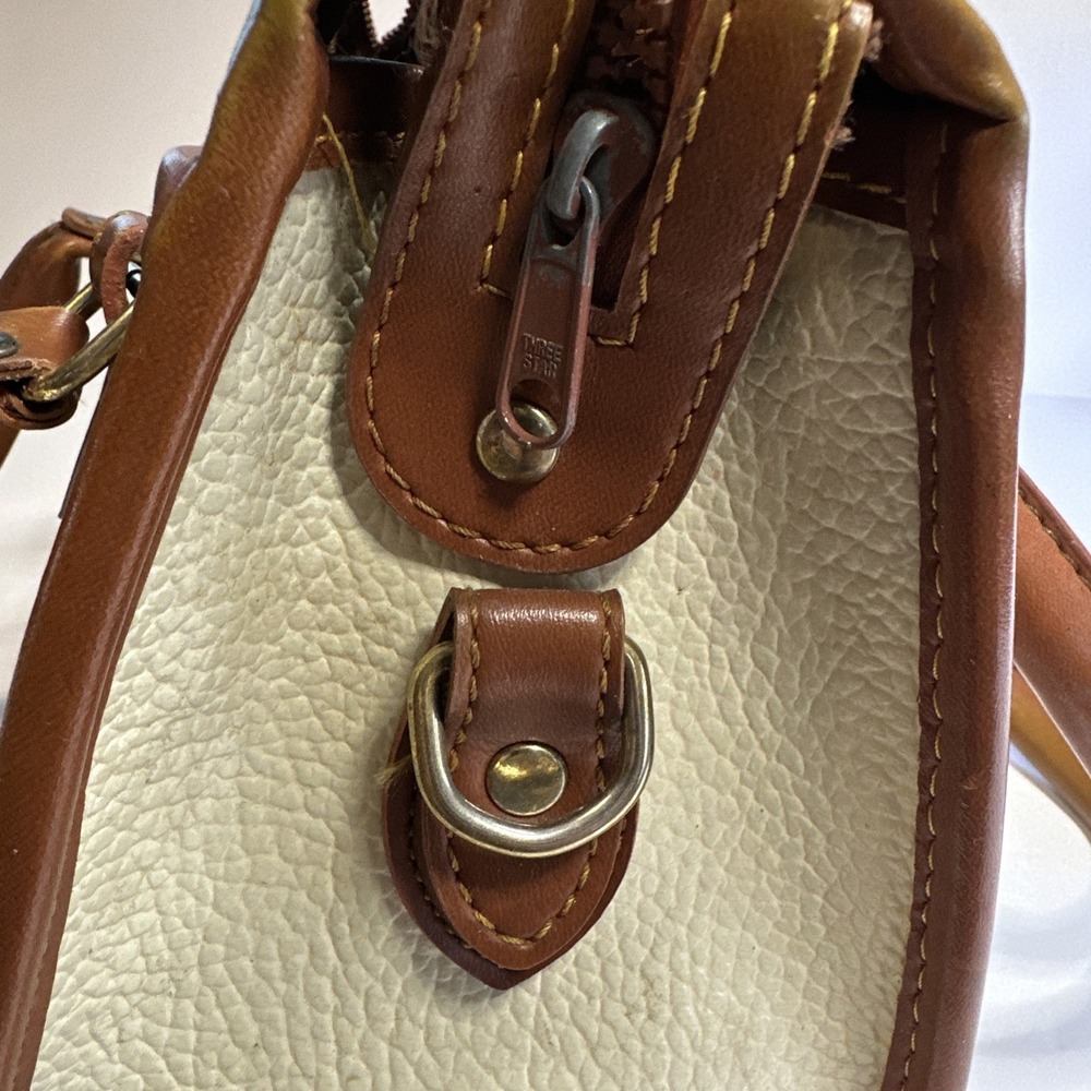Vintage Dooney & Bourke Bone White/ Tan Leather Shoulder Bag No Strap - Picture 6 of 11